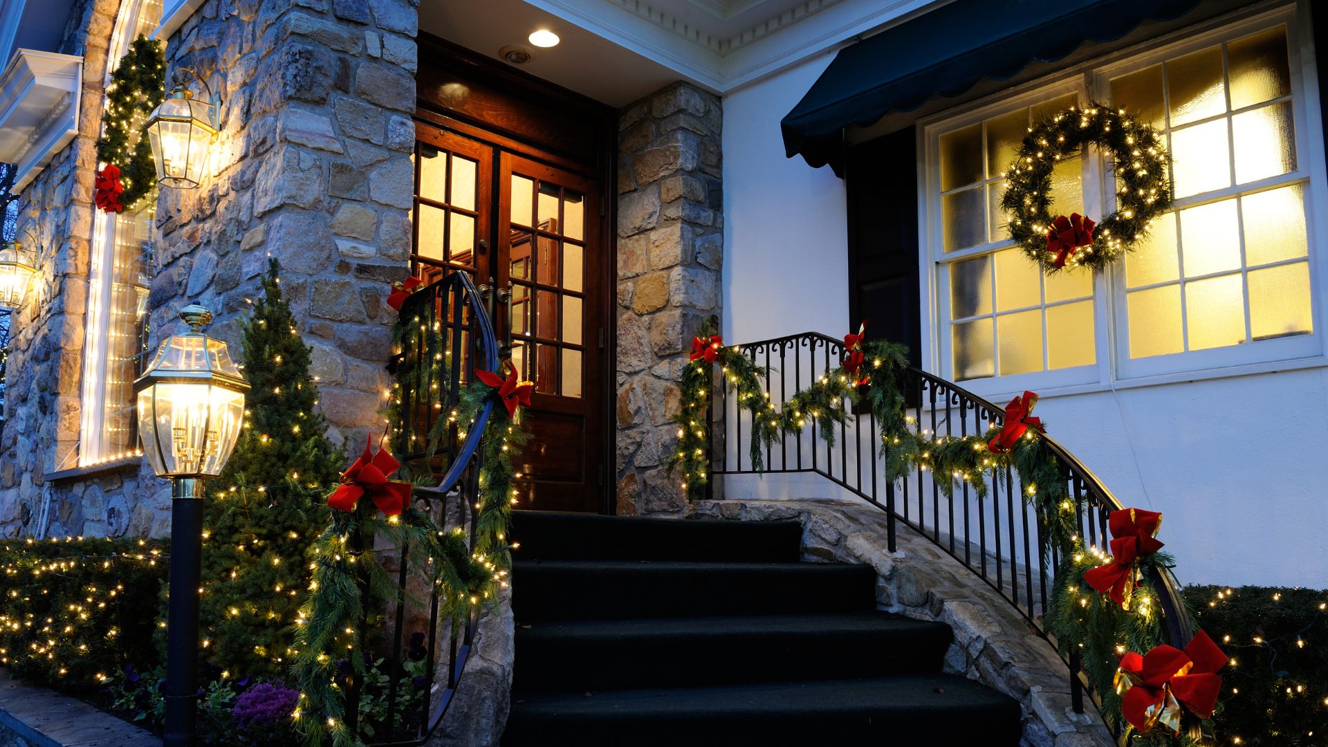 quelles décorations choisir pour une porte de noël