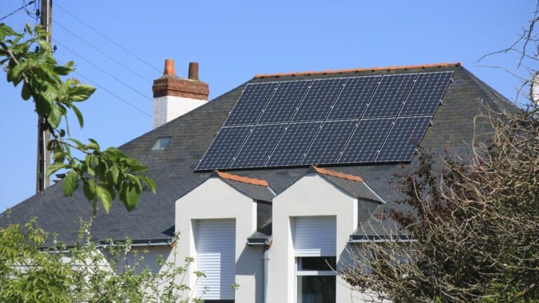 Devis panneau solaire : Économisez de l’argent et de l’énergie !