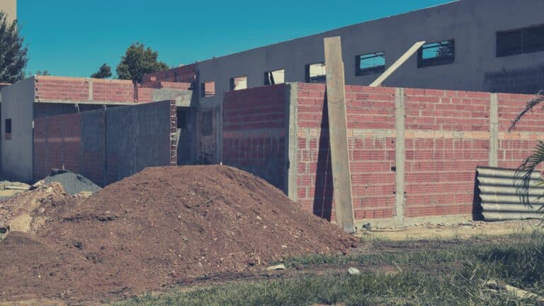 Mise en œuvre d’une bonne étanchéité: comment protéger les murs enterrés et les soubassements contre l’humidité ?