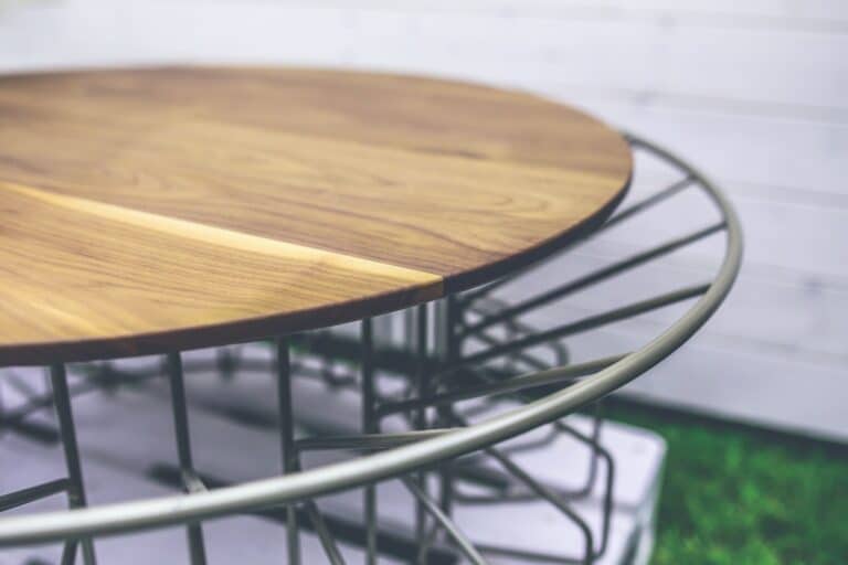tables basses industrielles en bois et metal