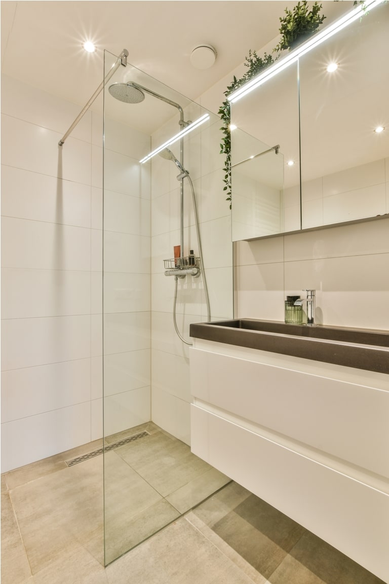 shower box in modern bathroom 2023 01 16 07 17 24 utc