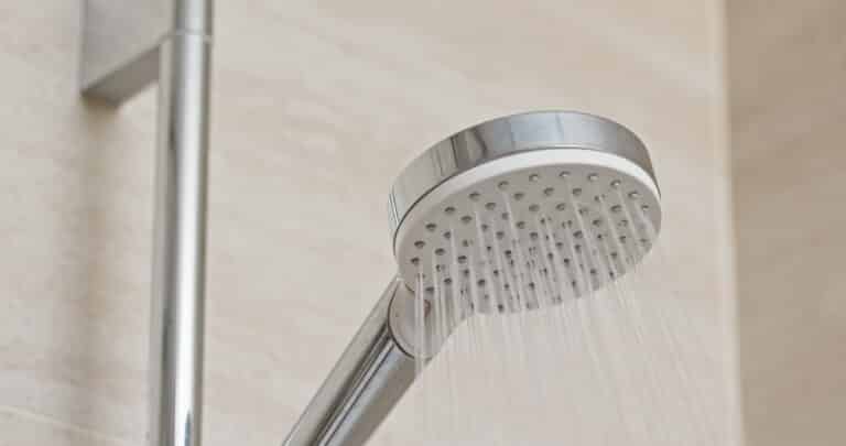 Comment éviter les projections d’eau dans une douche italienne