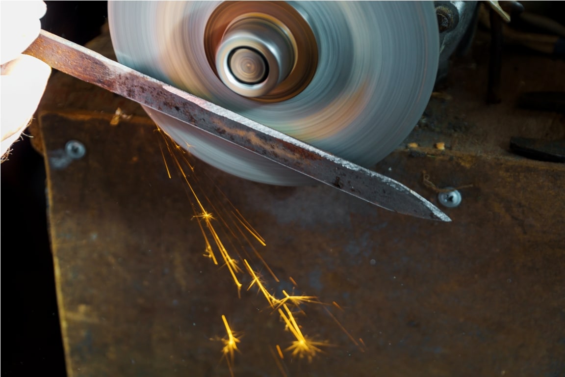 worker fabrication knife a circular saw blade sharpening circular saw,