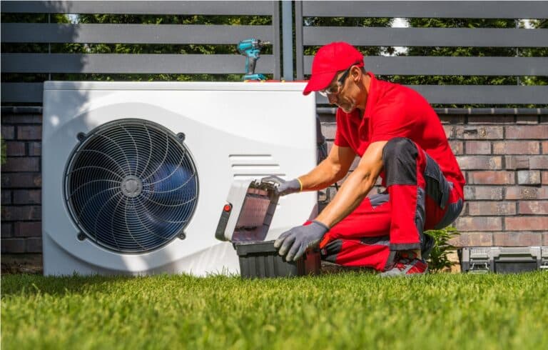 Chauffage piscine : Découvrez les avantages d’une pompe à chaleur dédiée