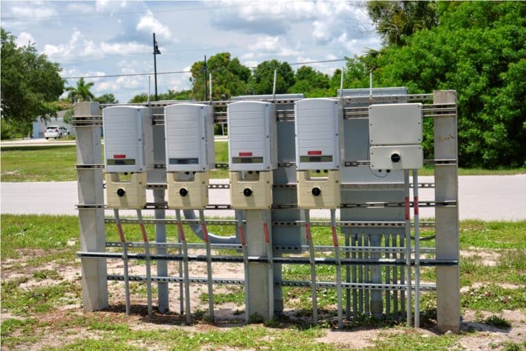 Intégration du régulateur de charge solaire dans la rénovation énergétique