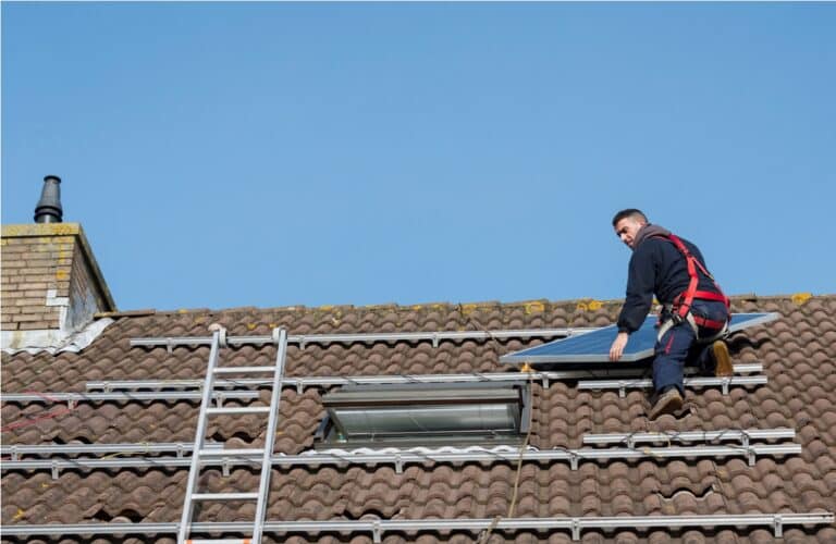 Les avantages de l’installation de panneaux solaires pour une rénovation écologique