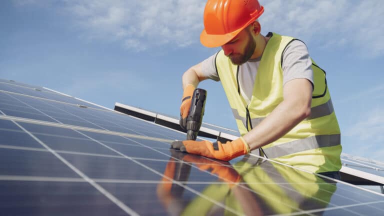 Notre guide pour trouver un spécialiste de l'énergie solaire dans le Var